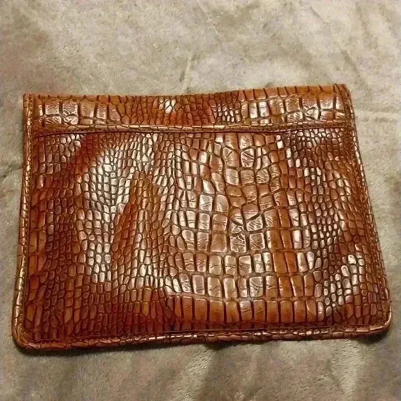 Liz Claiborne Croc Style Envelope Clutch Brown - Picture 2 of 5